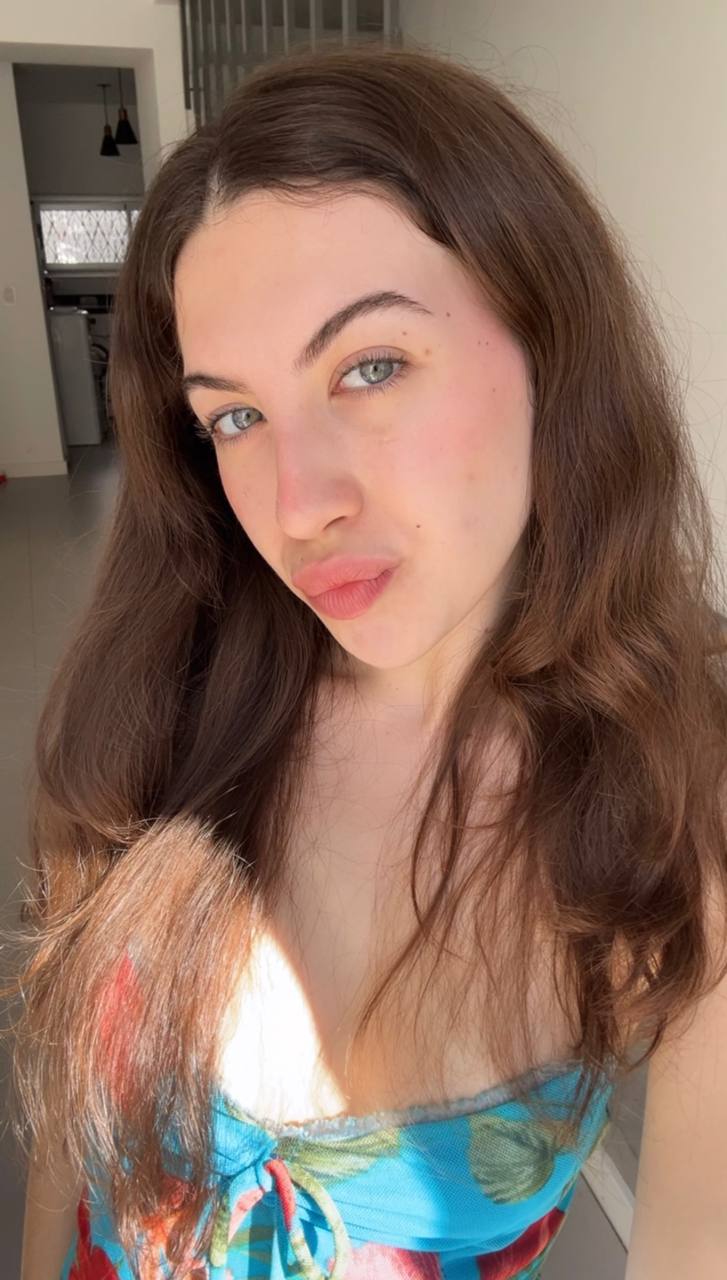 Nude girl Amber in Shijiazhuang