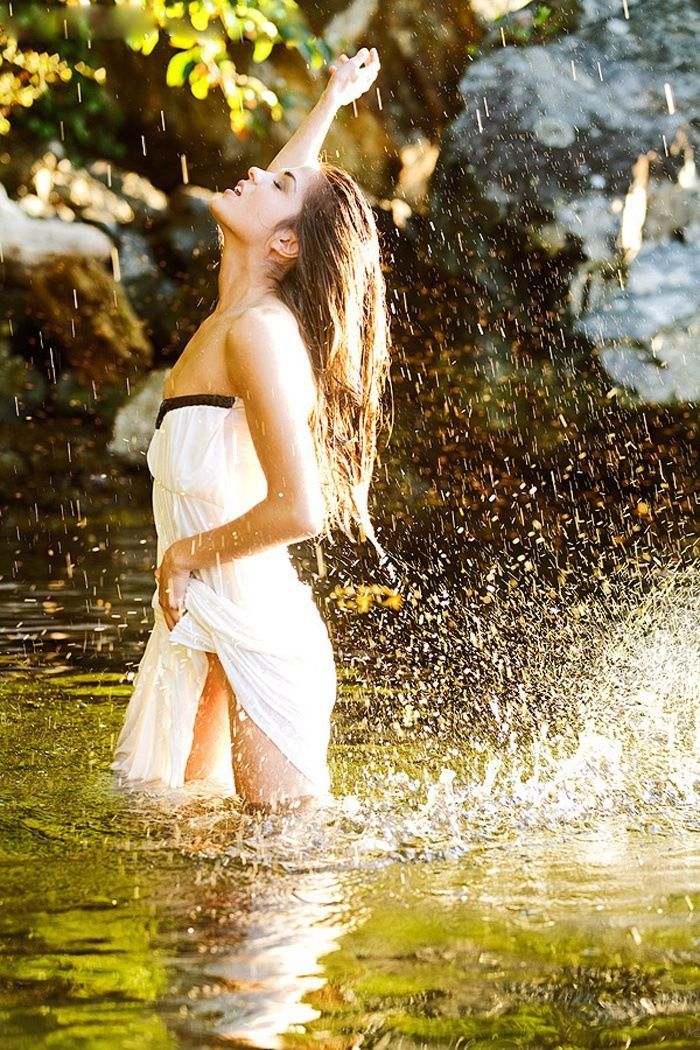 Marie Avgeropoulos in Shijiazhuang