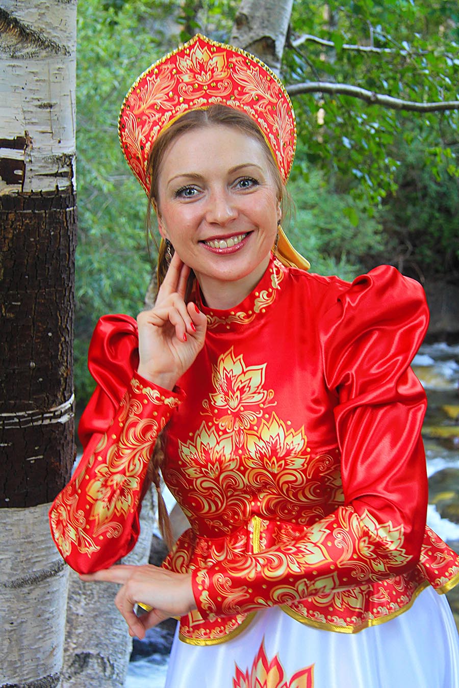 Women in Slavic costumes in Shijiazhuang
