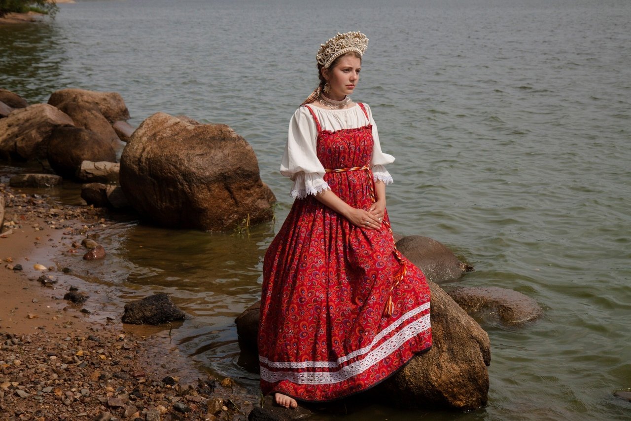 Women in Slavic costumes in Shijiazhuang