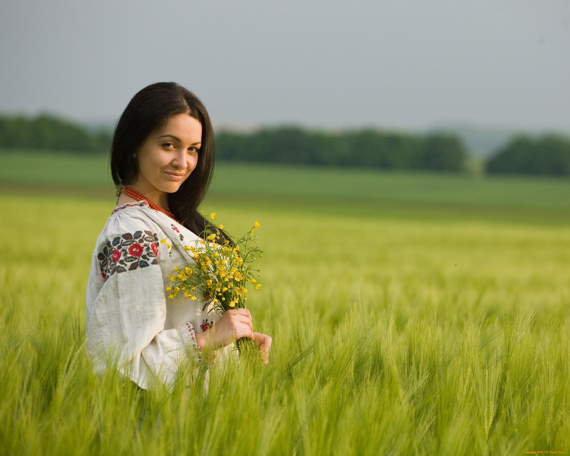 Women in Slavic costumes in Shijiazhuang