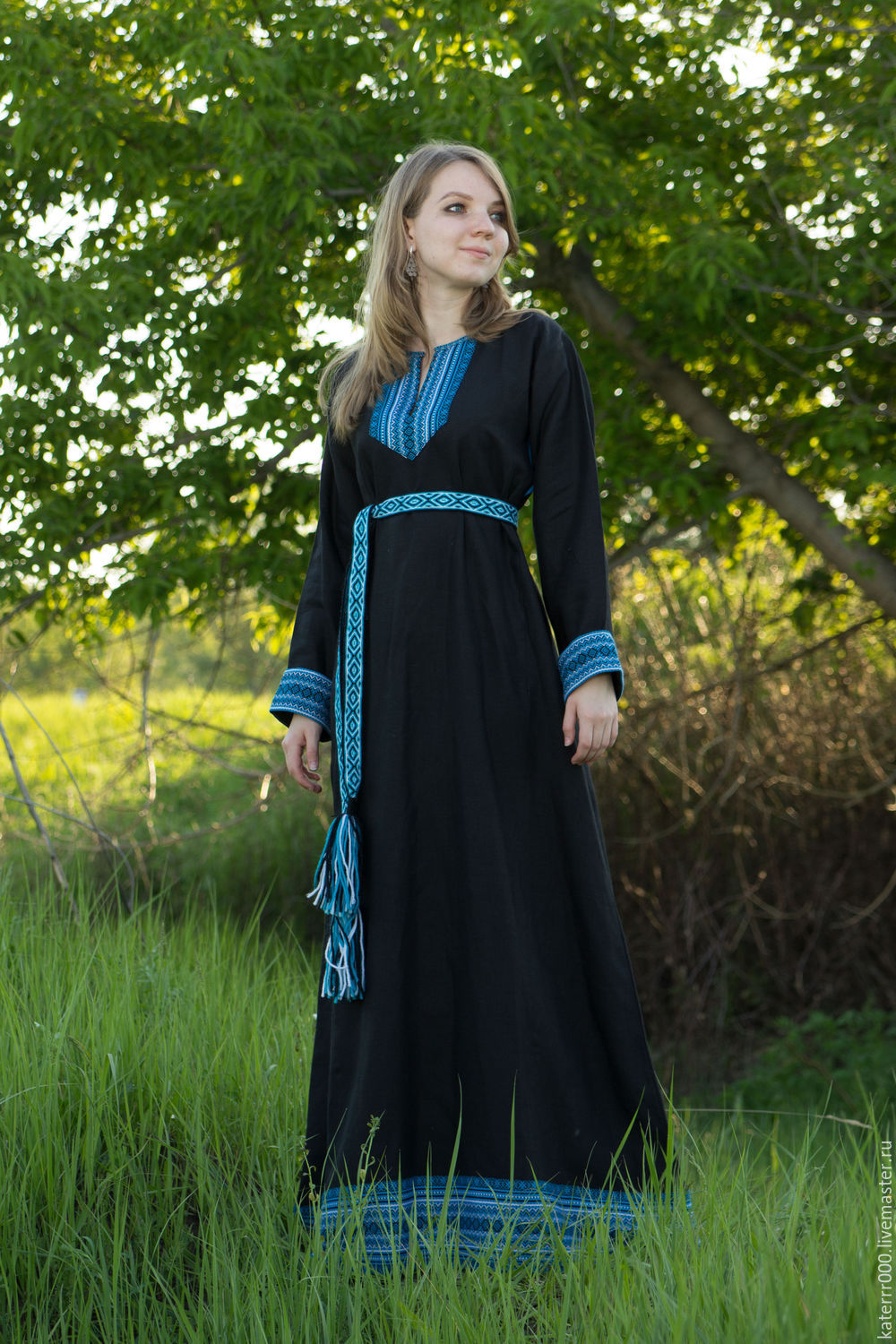 Women in Slavic costumes in Shijiazhuang