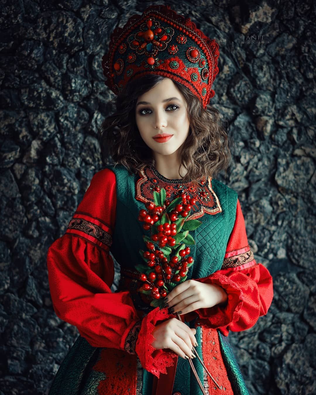 Nude girl Women in Slavic costumes in Shijiazhuang