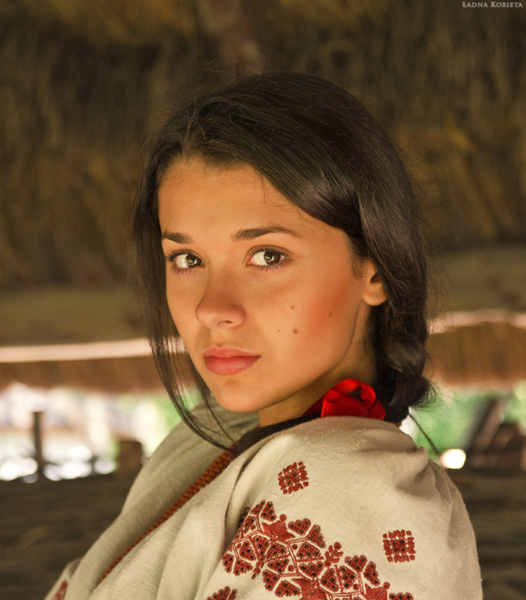 Girls in Slavic costumes in Shijiazhuang