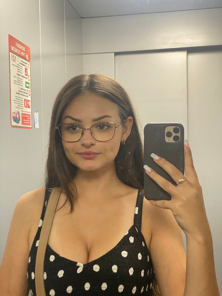 Sexy model Stacy in Shijiazhuang